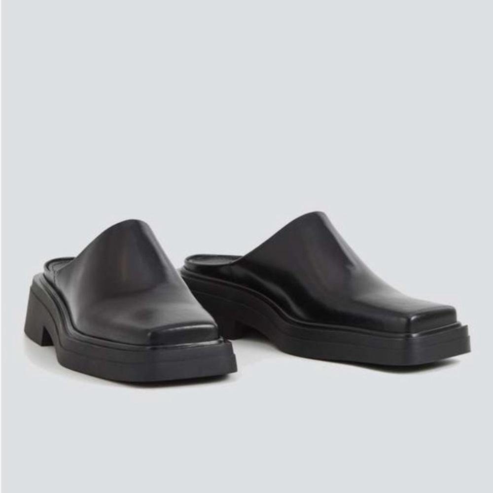 Vagabond Black Leather Platform Mules